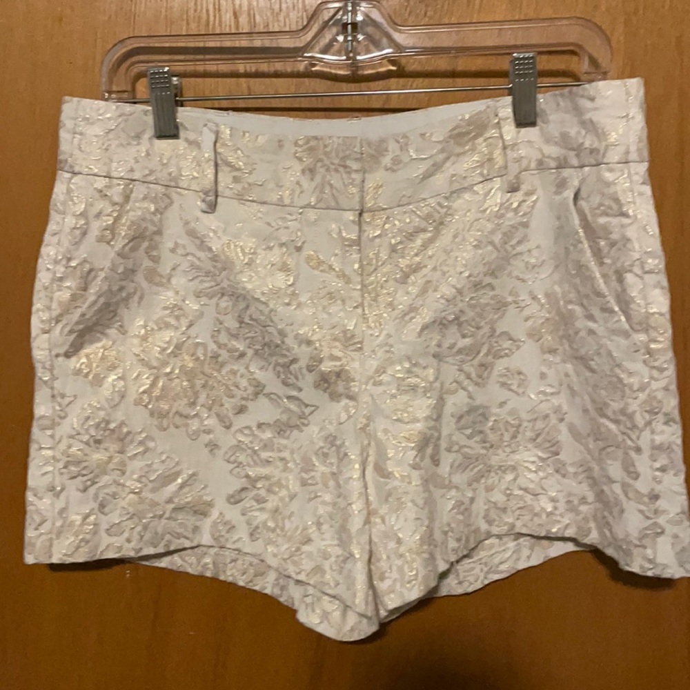 💥NWOT💥 gold floral embroidered shorts